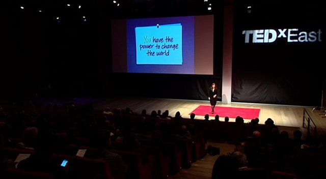 Nancy Duarte's talk at TEDx East Presentation, Effective powerpoint