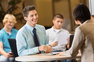 How to Introduce Yourself at a Job Fair How to introduce yourself at
