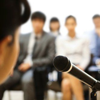 What Are The Qualities Of A Good Public Speaker